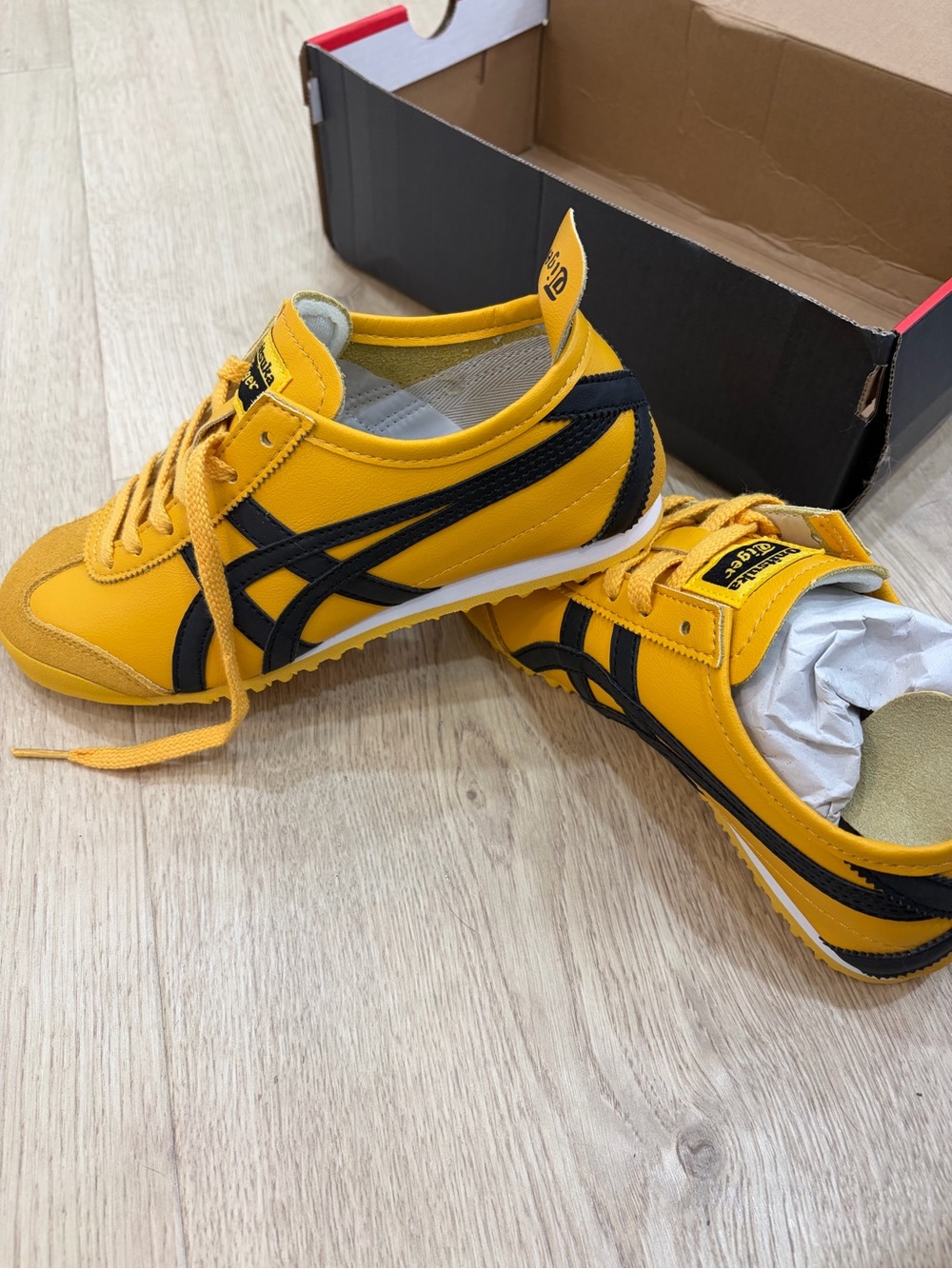 Onitsuka Tiger by Asics Women’s Yellow and Black Mexico-Style Sneakers